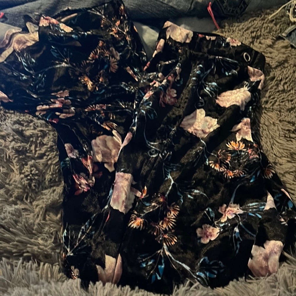Velvet flair/loose pants!